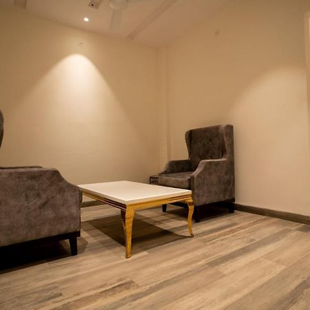 Hotel Smily Ludhiana Eksteriør billede