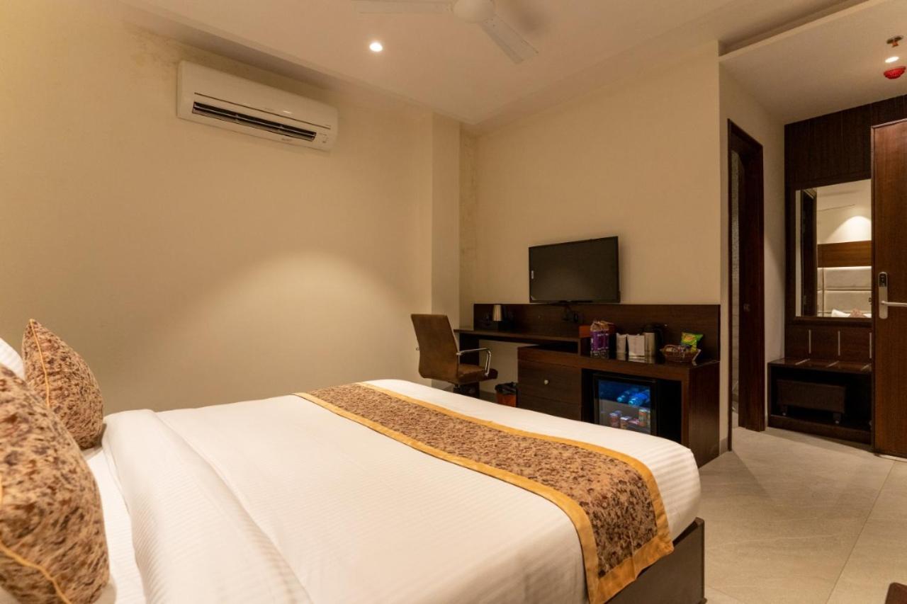 Hotel Smily Ludhiana Eksteriør billede