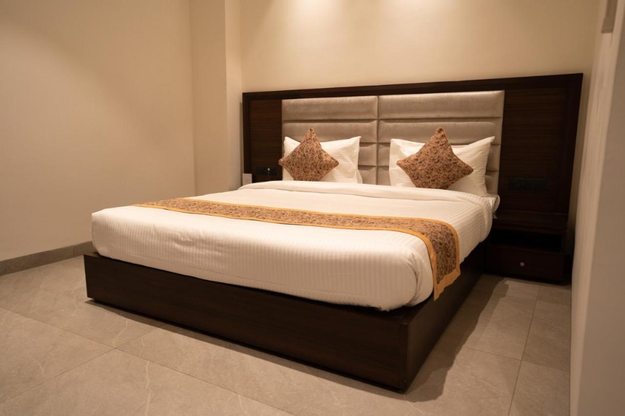 Hotel Smily Ludhiana Eksteriør billede