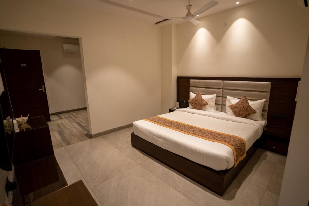 Hotel Smily Ludhiana Eksteriør billede